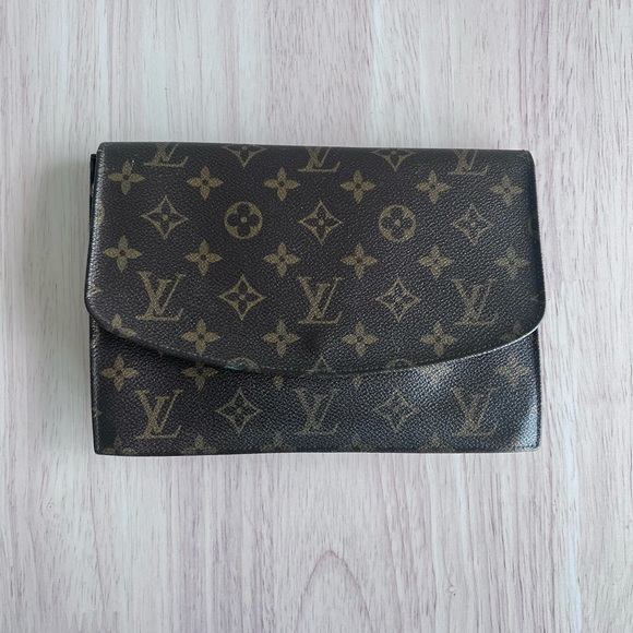 Louis Vuitton vintage clutch wallet hand paired and sealed Vivienne inspired. - Picture 12 of 12